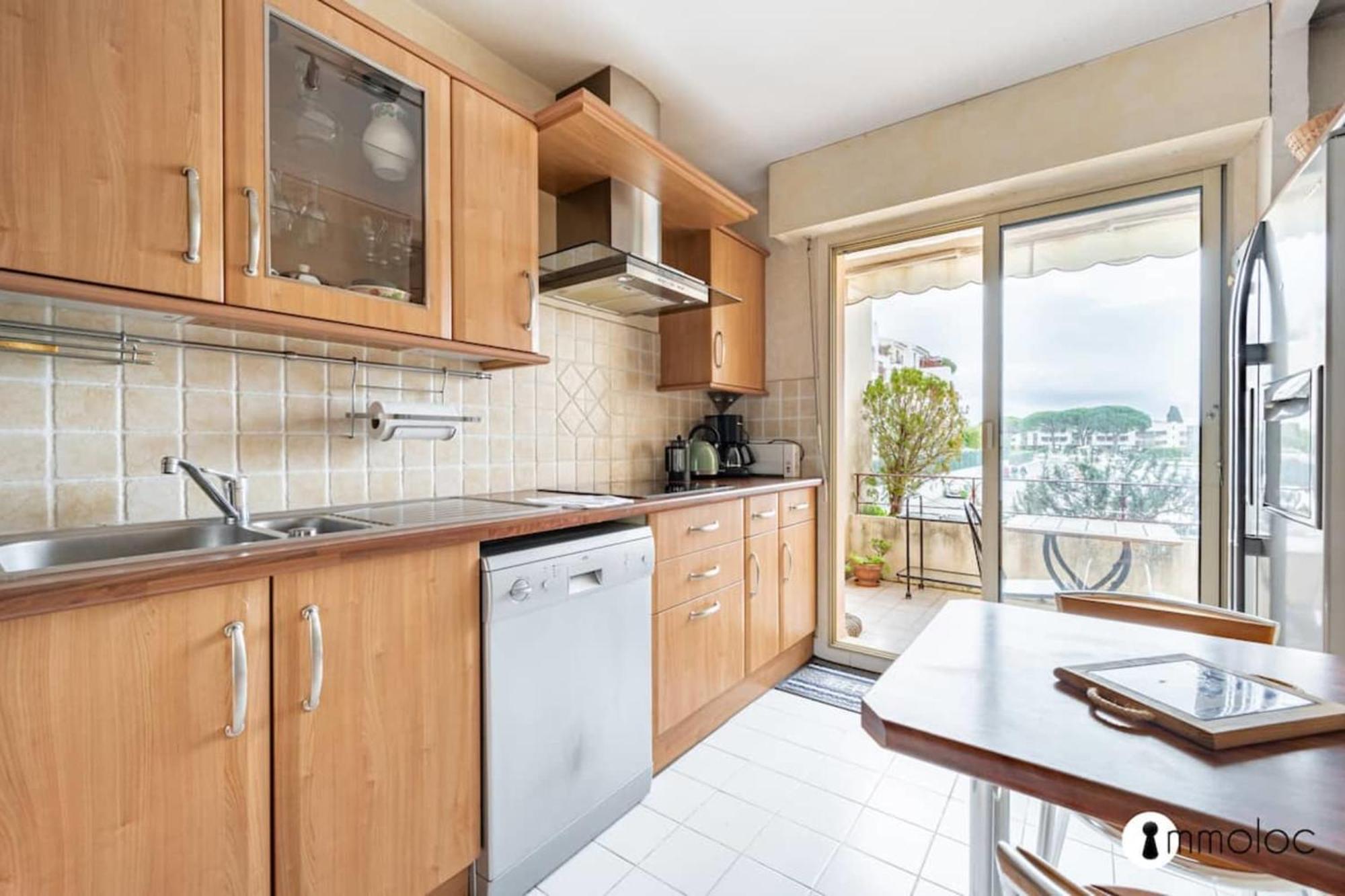 Spacious Apartment With Pool Located In The Marina Of Mandelieu Exteriér fotografie